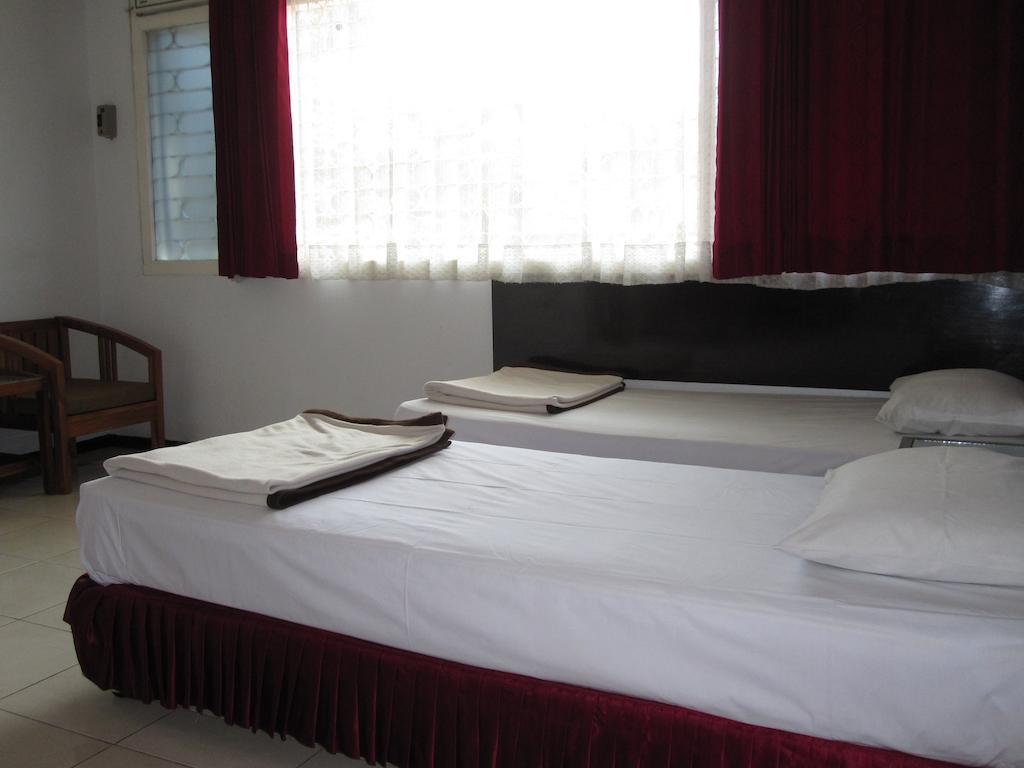 Hotel Santosa Malang Rum bild